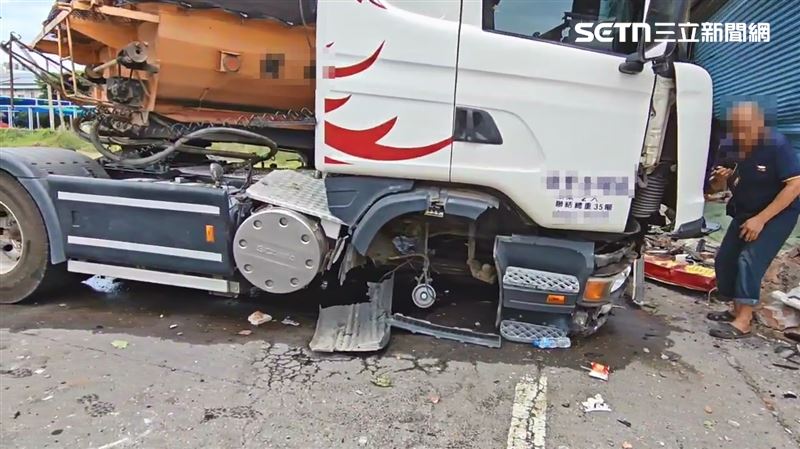 砂石車司機疑精神不濟，逆向衝撞路邊工廠，沿路衝撞3車釀3人受傷送醫。（圖／翻攝畫面）