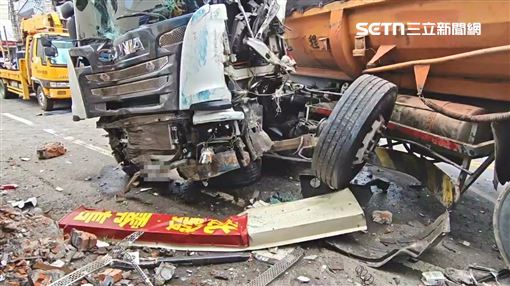 彰化砂石車逆撞民宅！騎士遭夾擊驚險生還