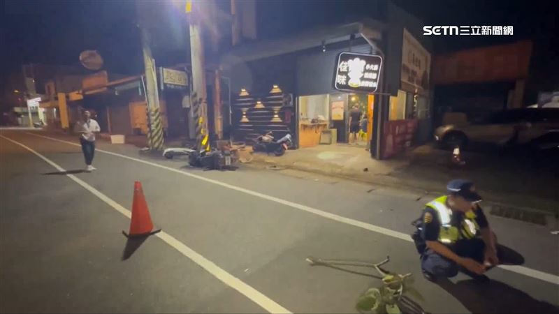 這家小火鍋店除了鍋物還賣飯、麵等各種小吃，讓許多在地老饕相當印象深刻