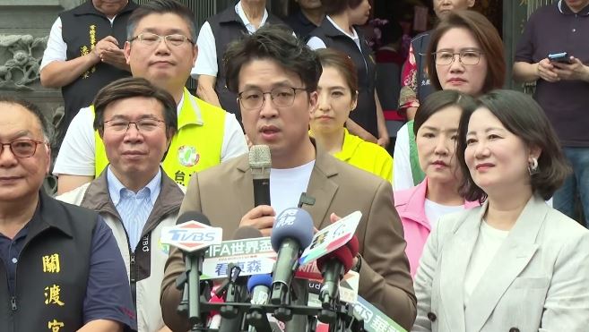 合體蔡英文要爬哪座山?沈伯洋這樣說
