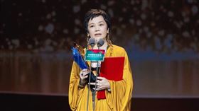 張艾嘉憑藉最新主演的電影《二十四味》於2026亞洲藝術電影節金海燕獎頒獎典禮榮膺「亞洲年度最佳演員」殊榮。（圖／亞洲藝術電影節提供） 
