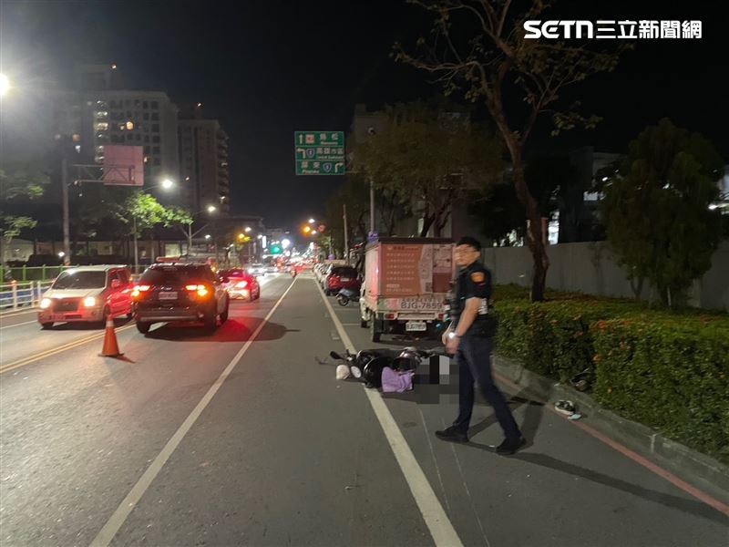 家屬上網求助22日晚間10時至10時40分行經該處的人，能提供其他行車紀錄器視角佐證。（圖／翻攝畫面）