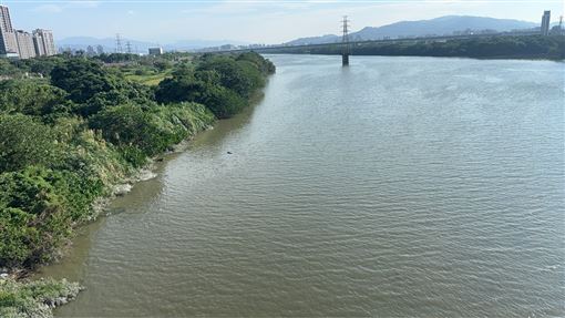新／新月橋下驚見浮屍！打撈發現竟有2具