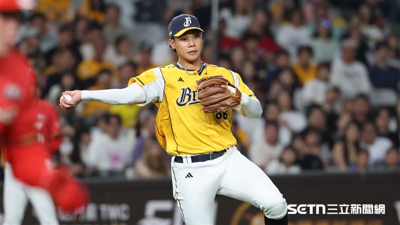 黃韋盛特守沒戴手套　教頭直言高中就該練