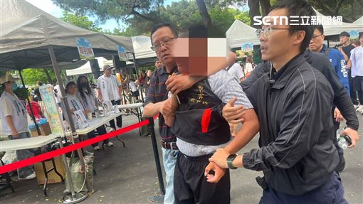 朝柯文哲丟雞蛋　吃屎哥：我只是想紅而已