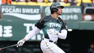 才說沒開轟的fu　魔鷹16度平射砲驚呆洪總