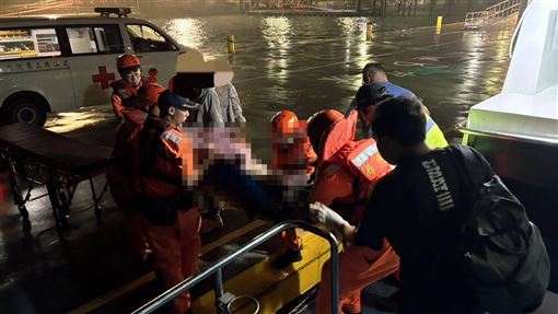 看藍眼淚不慎溺水　男遊客東莒落海不治
