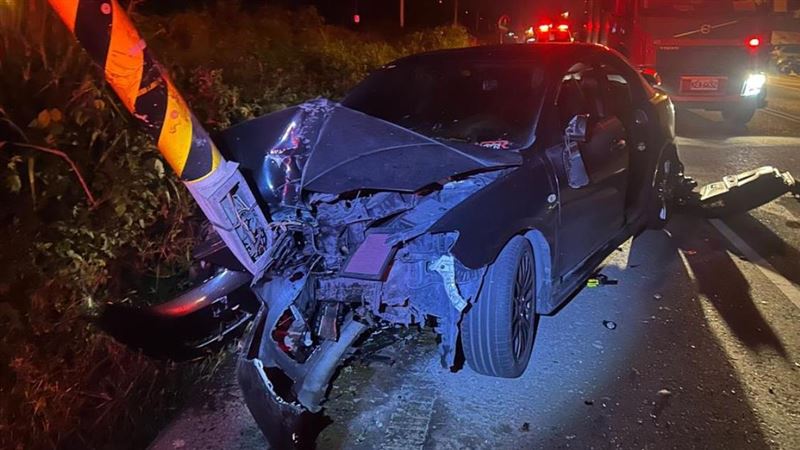 花蓮台9線車禍!汽車自撞電桿駕駛傷重亡
