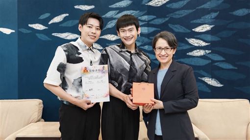 YTR夫夫之道登記結婚　副總統蕭美琴見證