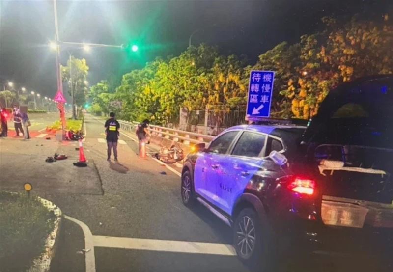 高雄橋頭區成功北路、林西路口,發生菲籍移工酒駕肇事車禍。(圖/翻攝畫面)