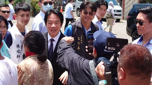 王靈宮贈匾　賴清德：稅收增紅利全民共享