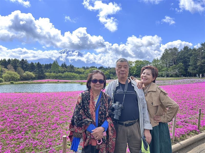 錦雯笑曝媽媽一輩子省吃儉用，還特地騙她「這趟是廠商贊助」，媽媽才願意出國。（圖／民視提供）