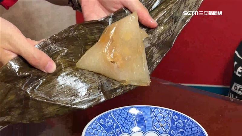 肉圓新花樣，粽子的外型用的是地瓜粉漿相當Ｑ彈