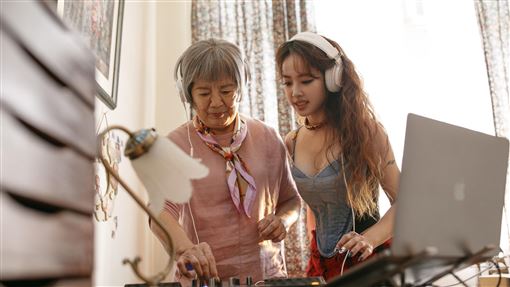 獨／嘆老了沒用　82歲王滿嬌燒40萬衝北極
