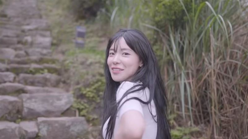 李多慧回來了!消失6月爆來台哭著打爸媽