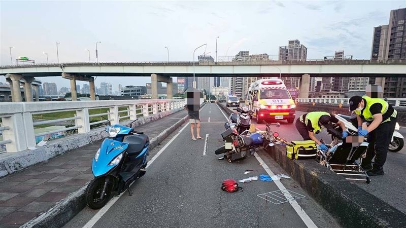 翁騎車逆上重新橋 對撞順向車倒地記憶失