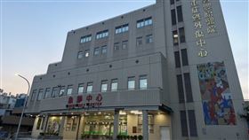 男豐原醫院滋事後離去　警圍捕逮人台中市警方24日獲報有民眾在豐原醫院急診室（圖）滋事，到場發現一名男子持玩具槍、潑灑水後駕車離去。警方隨即攔截圍捕，迅速緝獲滋事男子以釐清案情。（豐原醫院提供）中央社記者郝雪卿傳真   115年5月24日
