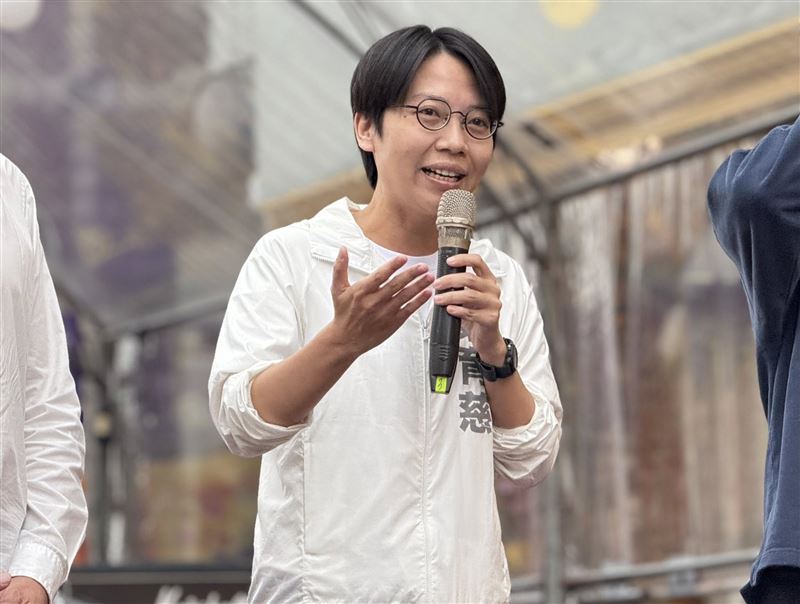 屏東縣黨部25日確定徵召屏東縣議員梁育慈參選屏東市長,挑戰欲選連任的國民黨周佳琪。(圖/翻攝自梁育慈臉書)