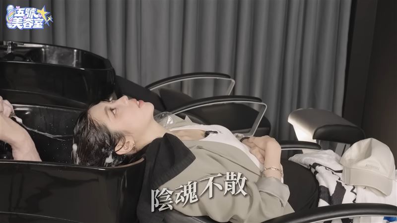 Cindy自嘲被戴綠帽，並直言風波「陰魂不散」。（圖／翻攝自快樂寶賤、五號美容室YouTube）
