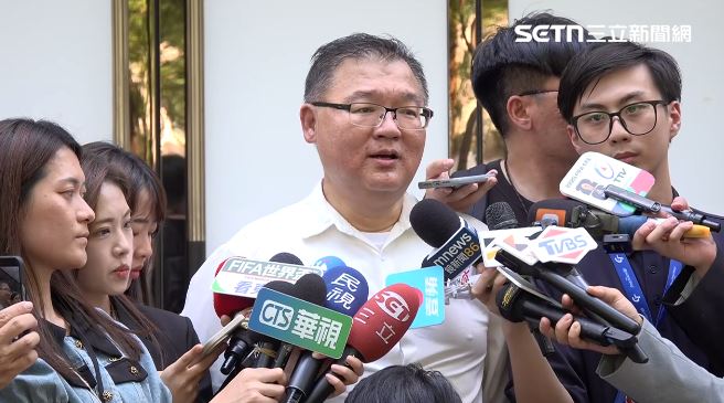 金溥聰秀蕭旭岑捧錢照!李德維:從沒看過
