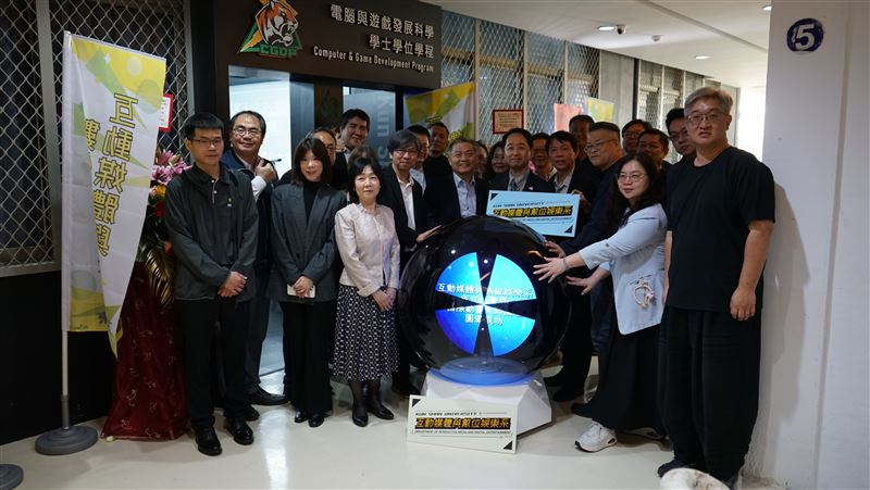 學生還沒畢業先被企業搶走!搶AI人才狂潮先機,崑山科大互樂系曝光高薪人才養成秘密。(圖/崑山科技大學提供)