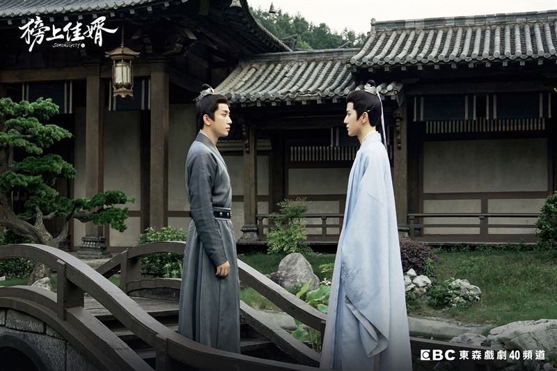 王子奇（左）在情敵王弘毅（右）的刺激下按捺不住真心，被網友戲稱是「亞洲醋王」。（圖／東森提供）