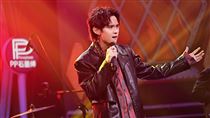紅人榜男星粉絲癌逝　他現身靈堂崩潰痛哭
