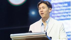 賽伊再爆自己從9歲到15歲的童年時期，不僅慘遭強姦猥褻，甚至還被強迫吸食多種毒品。（圖／翻攝自當事人IG）