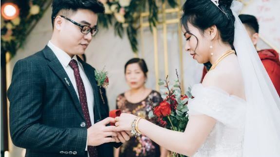 結婚2年一碰就吐!背後扯出騙婚產業鏈