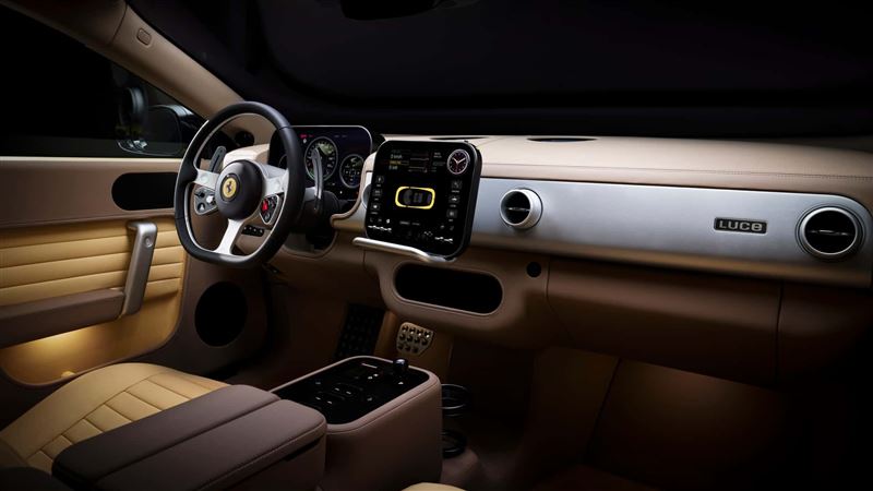車內設計完全走精品科技路線。(圖/翻攝Ferrari網站)