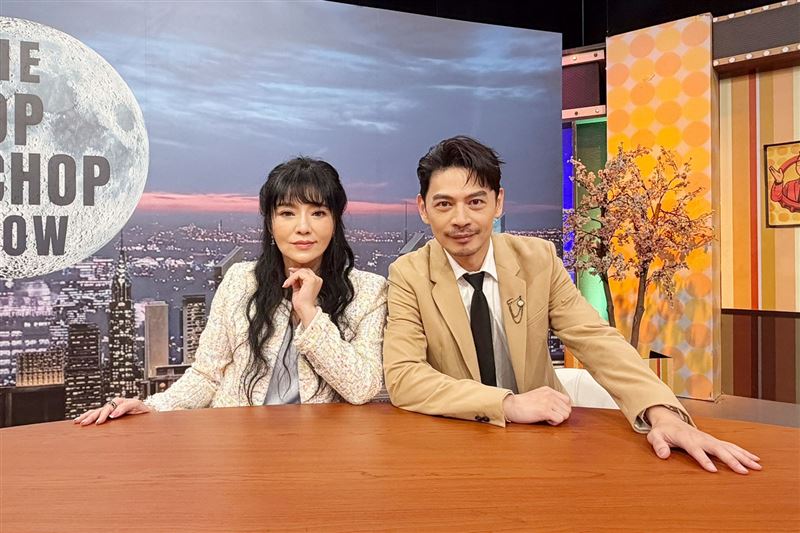 唐綺陽(左一)、阿Ken笑說兩人要開新節目。(圖/TVBS提供)