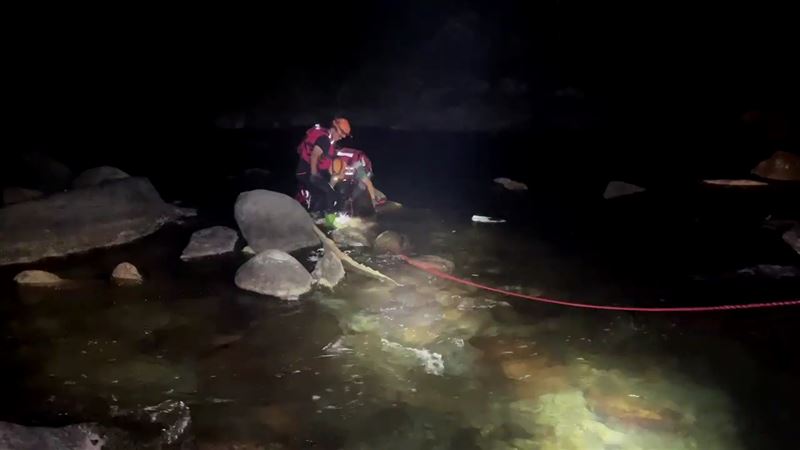 相約烏來釣香魚 2釣客卡石縫溺斃原因曝
