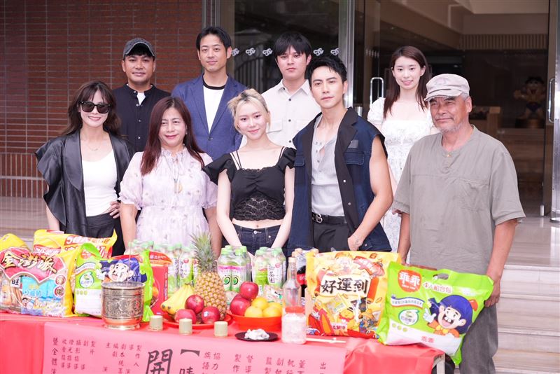 《晴空下的13度》開鏡儀式,演員潘君侖、林慶台、辛甘、鄧雨忱、阿布田、榮忠豪、傅顯皓、張英琪以及劉安晴皆親自到場參與。(圖/記者鄭孟晃攝影)