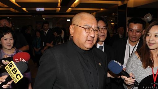 尹衍樑砸3億修政大體育館！幫老師加薪5年