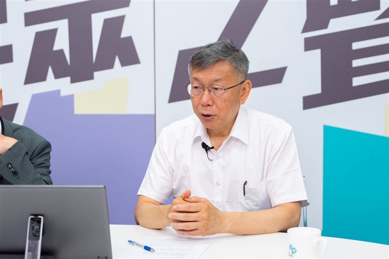 柯文哲接受《民眾之聲—言之有午》專訪。(圖/民眾黨提供)
