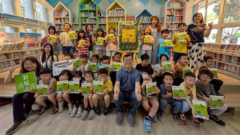 新屋社子國小學童「與作家王文華有約」