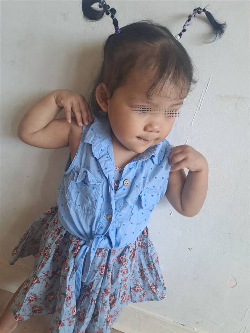印尼女移工在浴室獨自生產哭聲震撼全台,生下女兒後又失聯,女兒歡歡持續關愛之家照顧,肺病纏身萬人心疼。(圖/台灣關愛基金會(關愛之家)提供)
