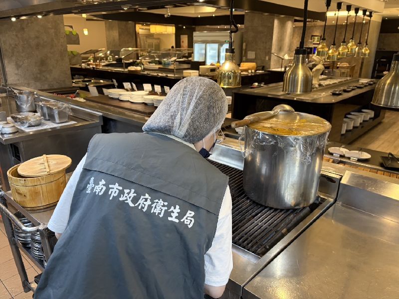 台北旅遊團13人腹瀉嘔吐 衛局揪多項缺失