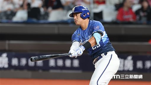 申皓瑋如願本季首轟　許願和張育成背靠背