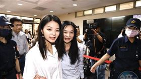 應曉薇的女兒應佳妤近日被拍當街吸菸，與過往形象出現反差。（本刊資料照）