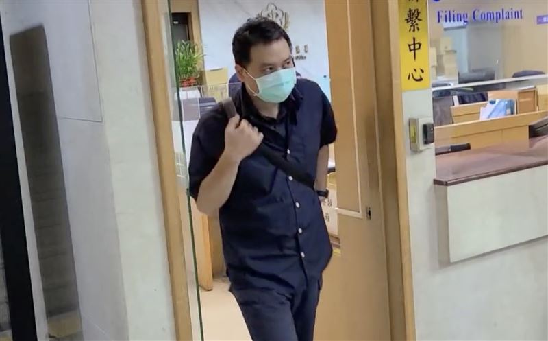 鍾文智潛逃老母50萬交保!北市警10萬交保