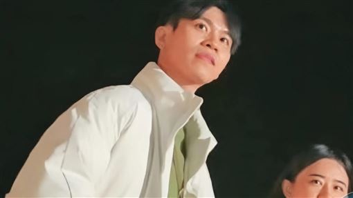 甜蜜約會照才曝光　Andy爆豪宅同居經紀人