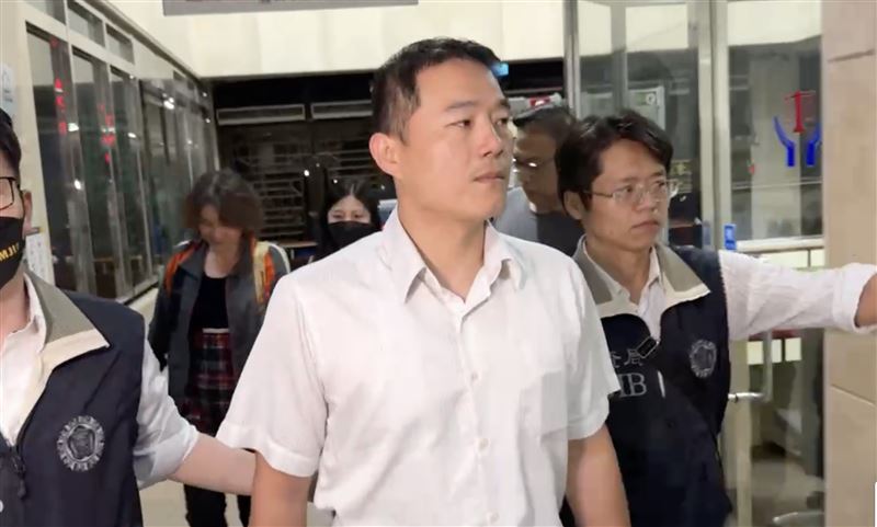 幫鍾文智違法查個資 警政署專員收押禁見