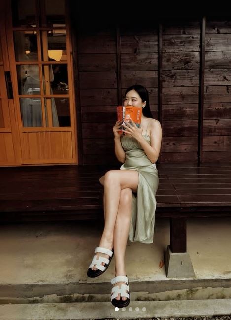 李郁涵被指稱是「靠人脈與男人翻身的心機女」。(圖／翻攝自IG）