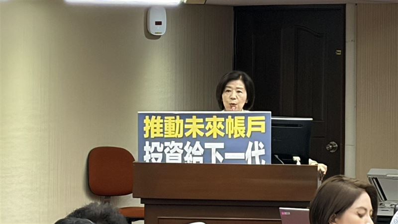 未來帳戶與成長津貼有衝突?石崇良這麼說