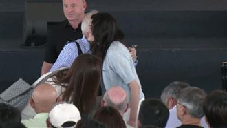 黃仁勳父母現身北士科　祖孫溫馨畫面曝光
