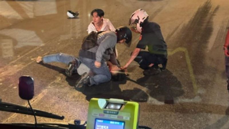 騎電動車狂搖!中和男拒檢慘摔、驗出4毒