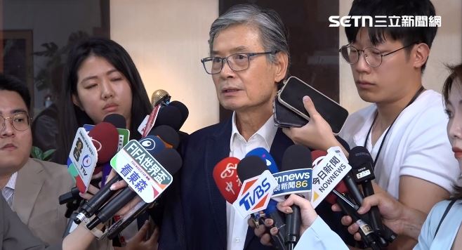 金溥聰在專訪後接受媒體聯訪(圖/翻攝畫面)