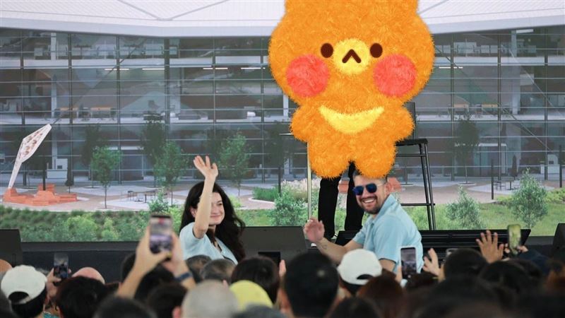 獨/黃仁勳介紹兒女露慈父笑 溫馨一幕曝