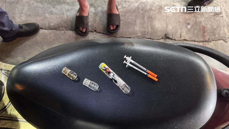 警方在簡男身上查扣3顆依託咪酯菸彈，及使用過針筒等證物。（圖／翻攝畫面）
